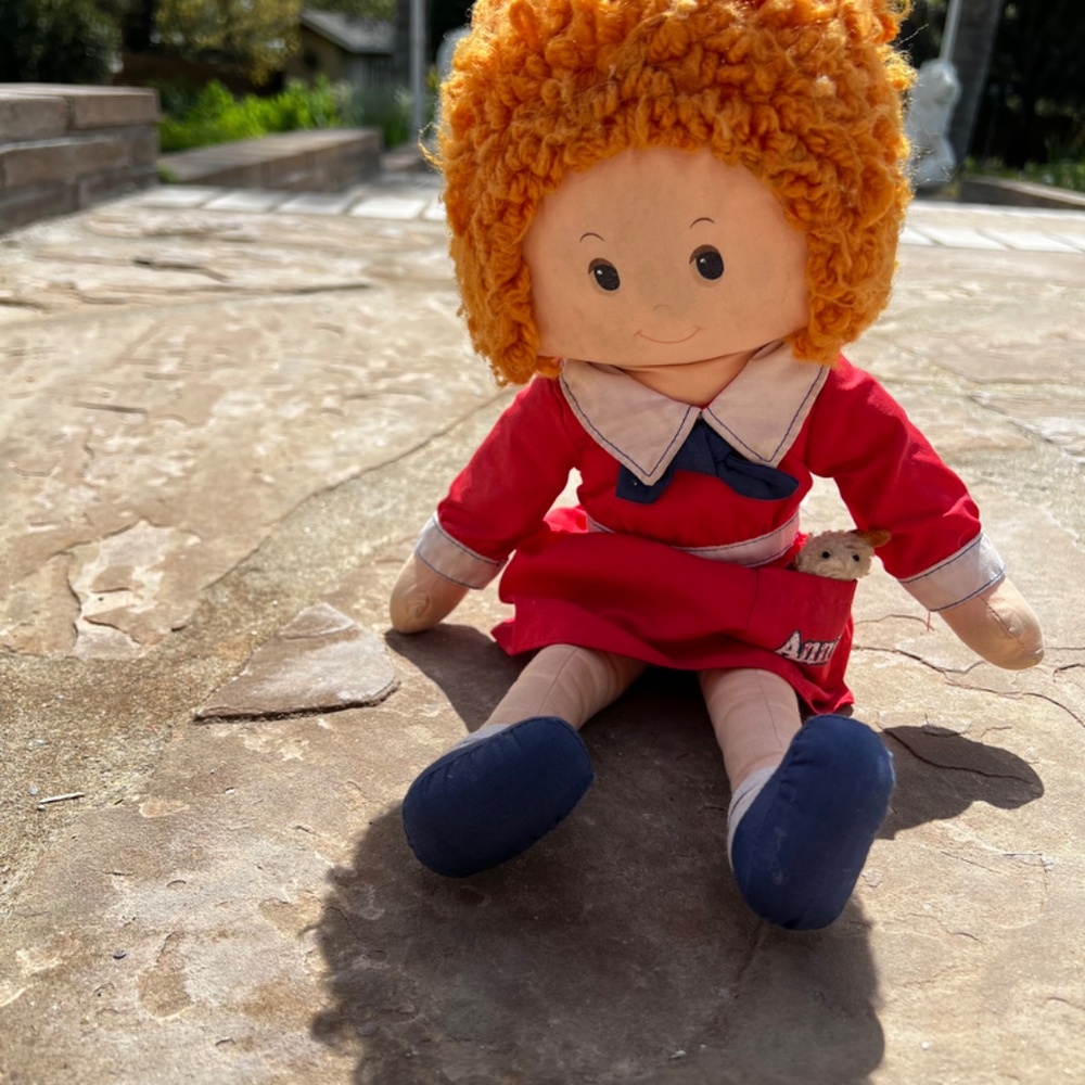 Little Orphan Annie Vintage 1982 Knickerbocker 16in Plush Doll